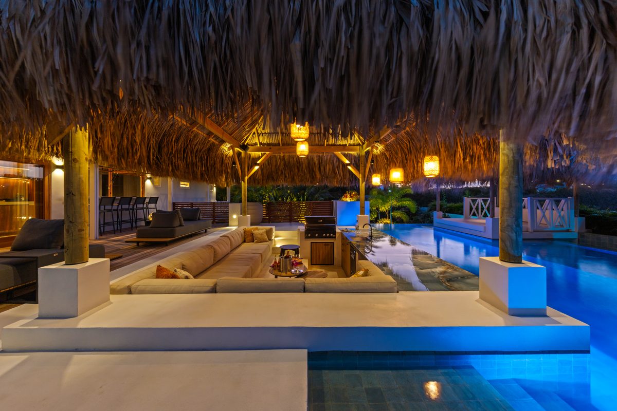 Achterzwembad & palapa-lounge (9 van 17) — Lazy Jane Curaçao