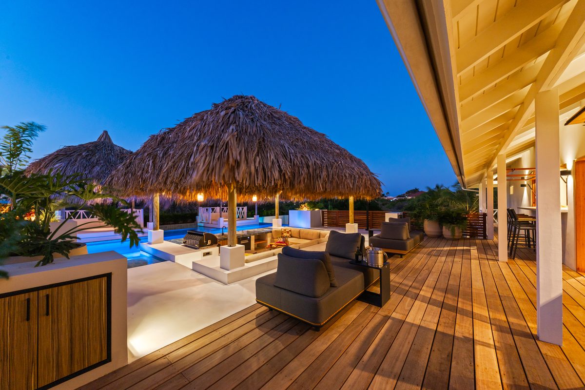 Achterzwembad & palapa-lounge (13 van 17) — Lazy Jane Curaçao