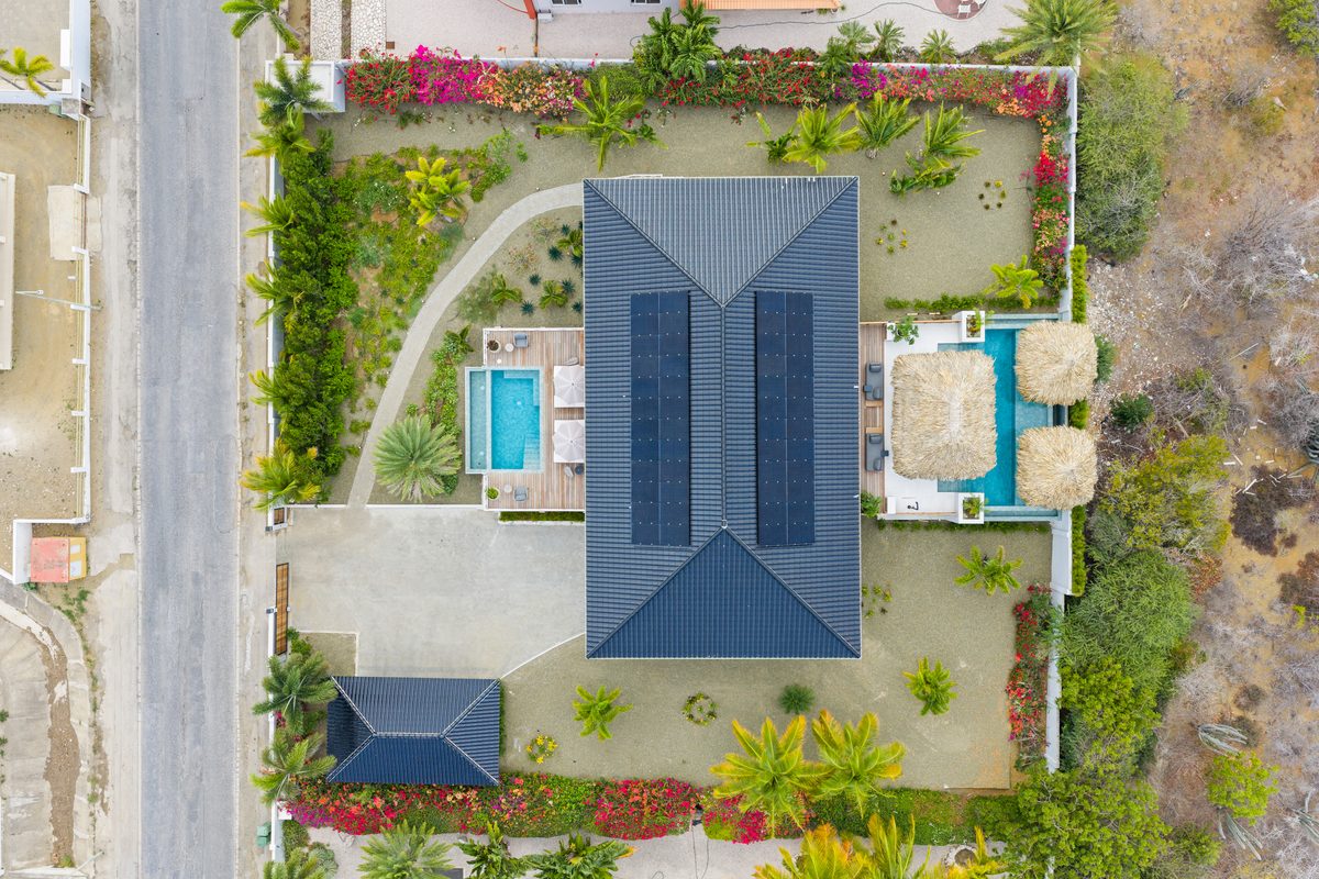 Overzicht villa & tuin (2 van 9) — Lazy Jane Curaçao